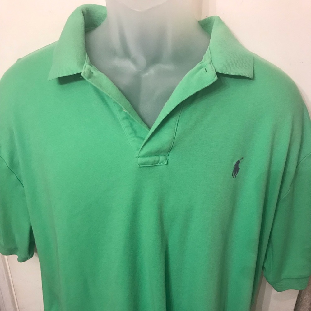 M-L Polo 👕 shirt in good used condition.